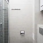 Swietojanska Apartment